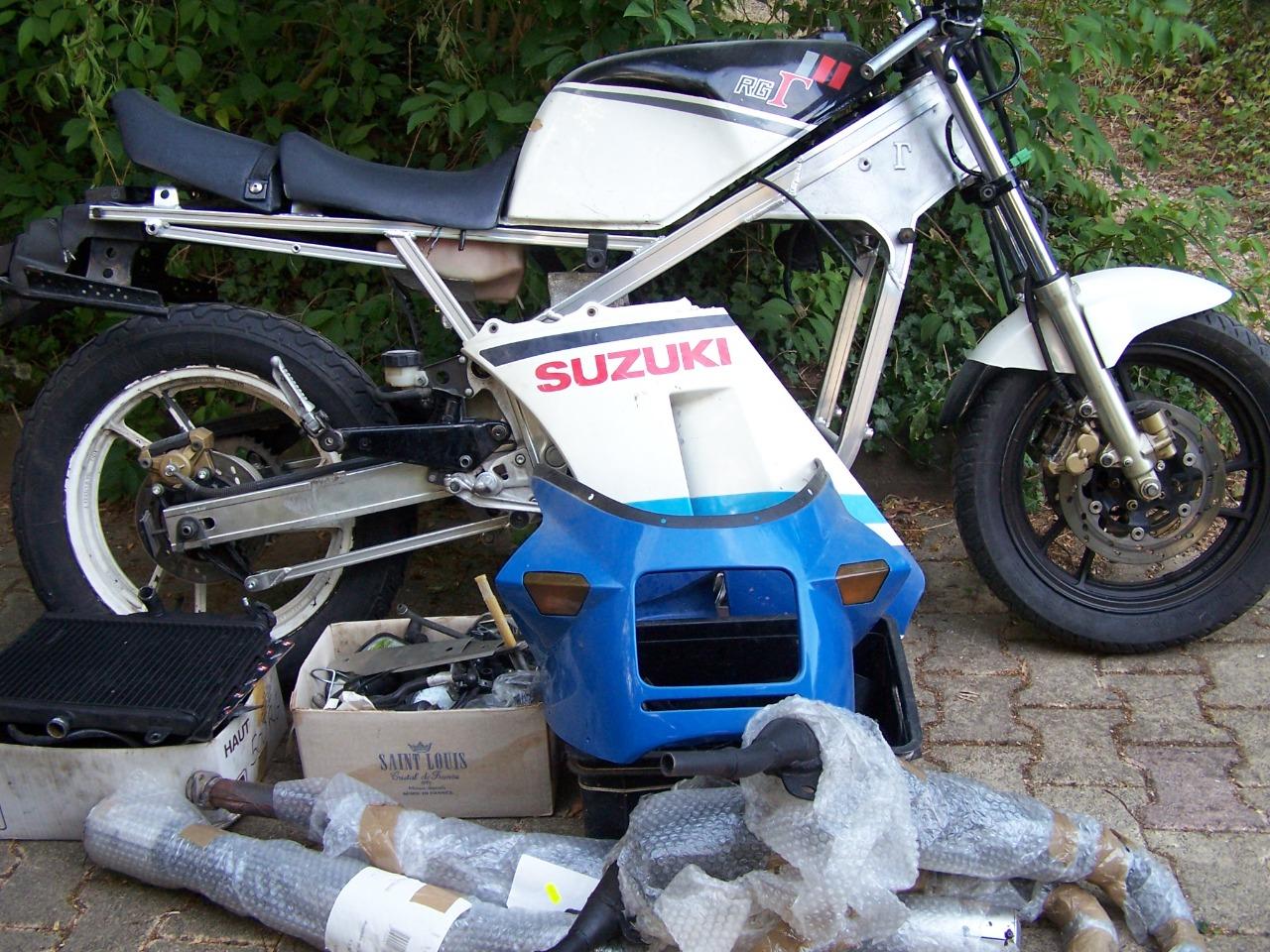 SUZUKI RG 500 HM31A - 1988 LesAnciennes.com