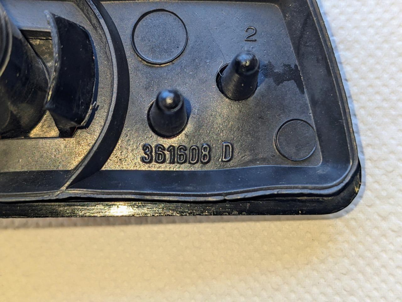 Feu d'aile AVD FIAT 128/131/132 LesAnciennes.com