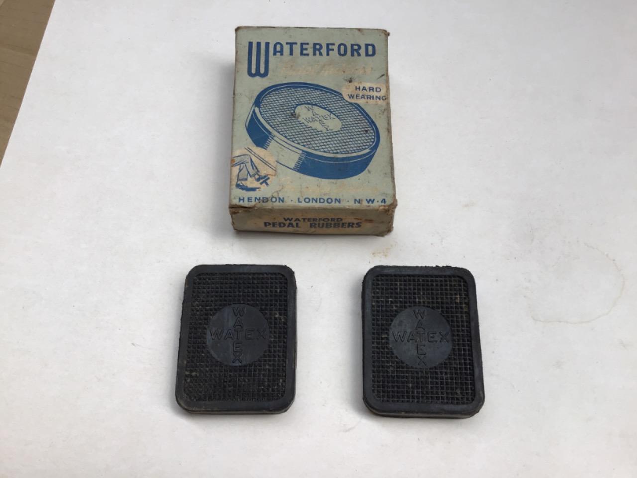 COUVRE PÉDALES WATERFORD’S NEUFS LesAnciennes.com