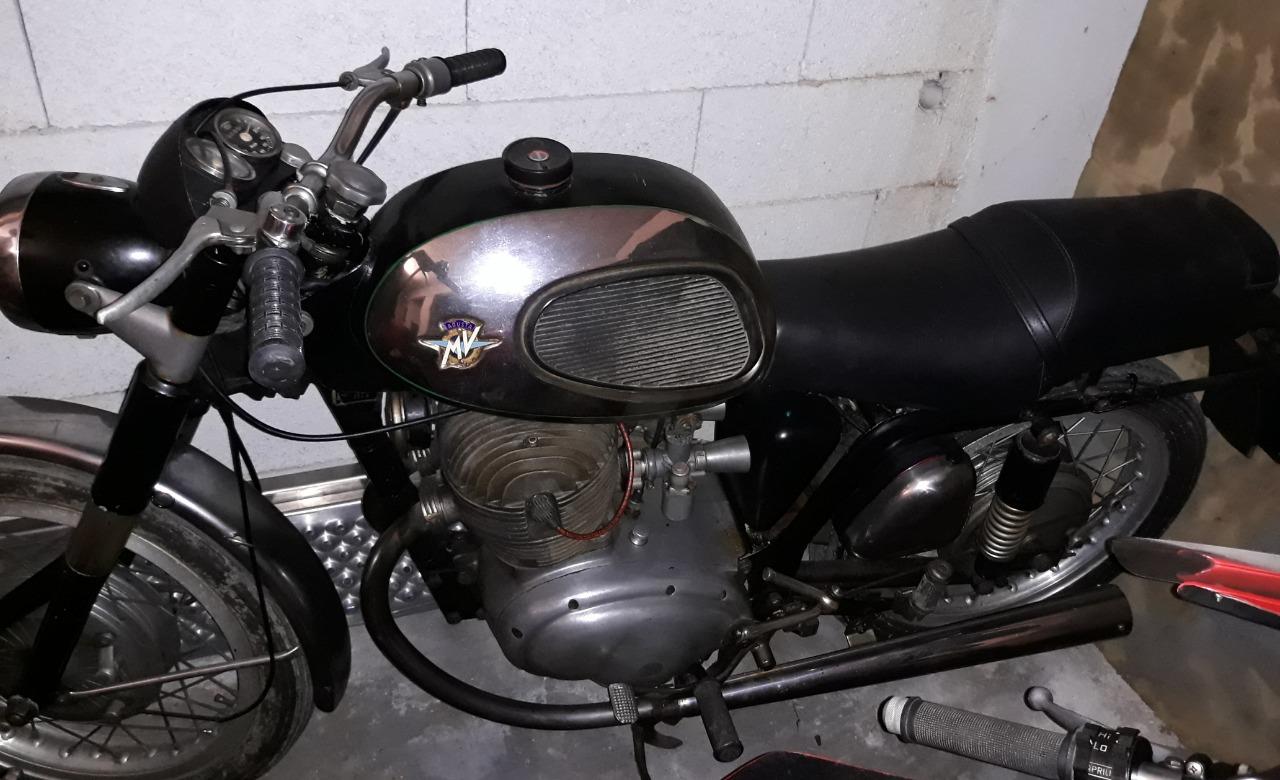 MV AGUSTA 250 B - 1960 LesAnciennes.com