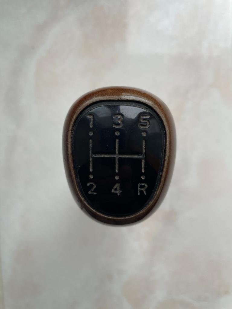 Pommeau de Vitesse en Bois pour Alfa Romeo GTV6 LesAnciennes.com