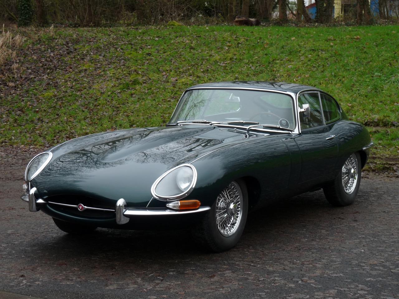 JAGUAR Type E Série I 3,8 L coupé - 1961 LesAnciennes.com