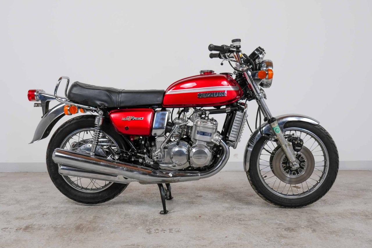 SUZUKI GT 750 - 1975 LesAnciennes.com
