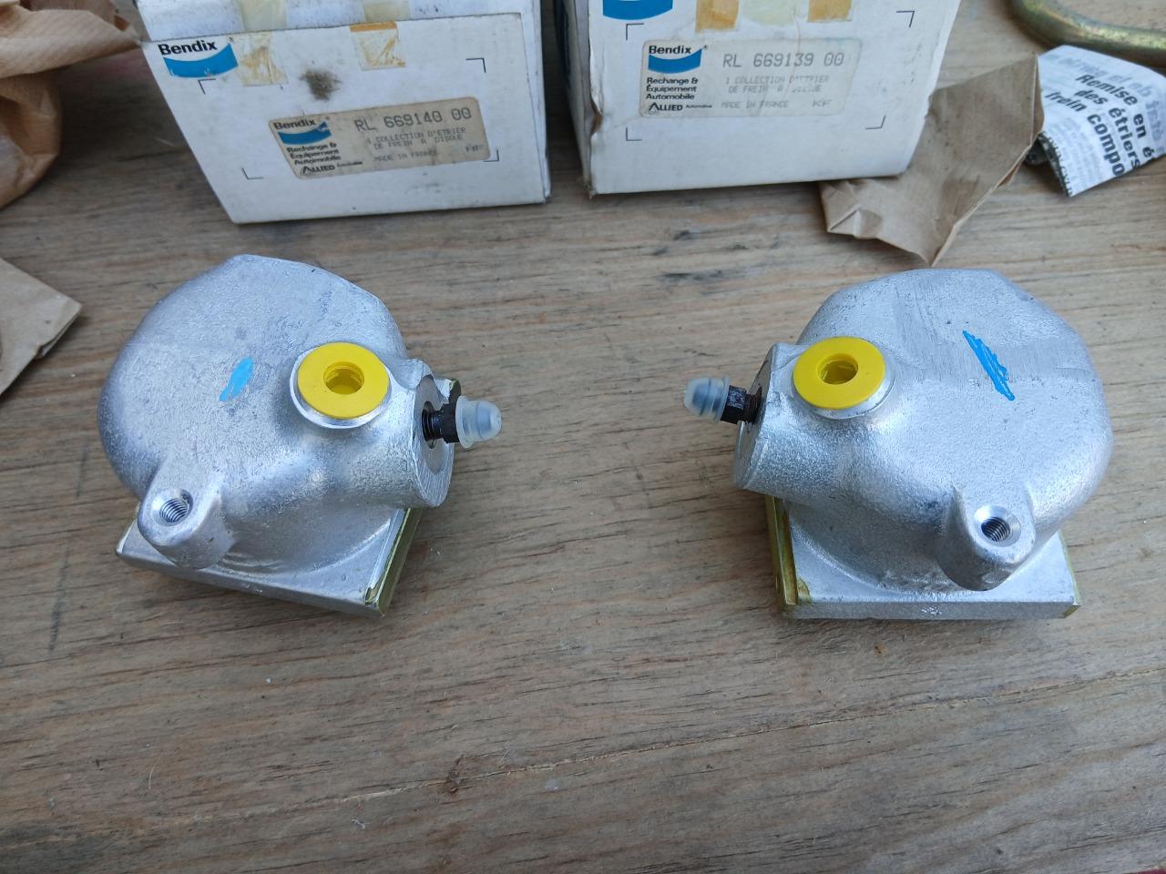 EtriersRENAULT 20 (R20) LesAnciennes.com