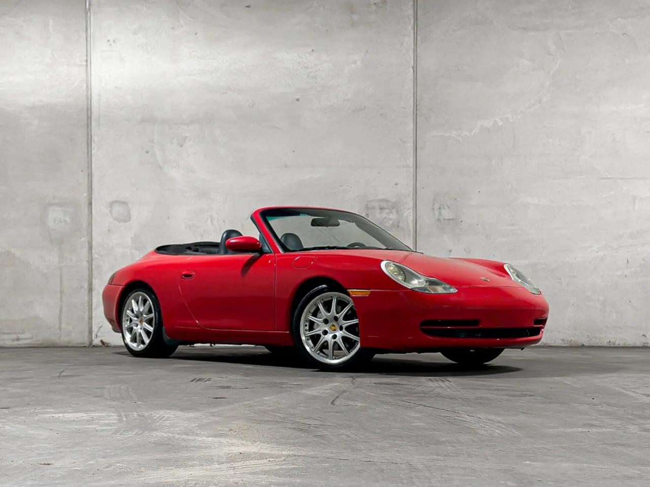 2000 Porsche 911 Carrera 4 Cabriolet (996) LesAnciennes.com