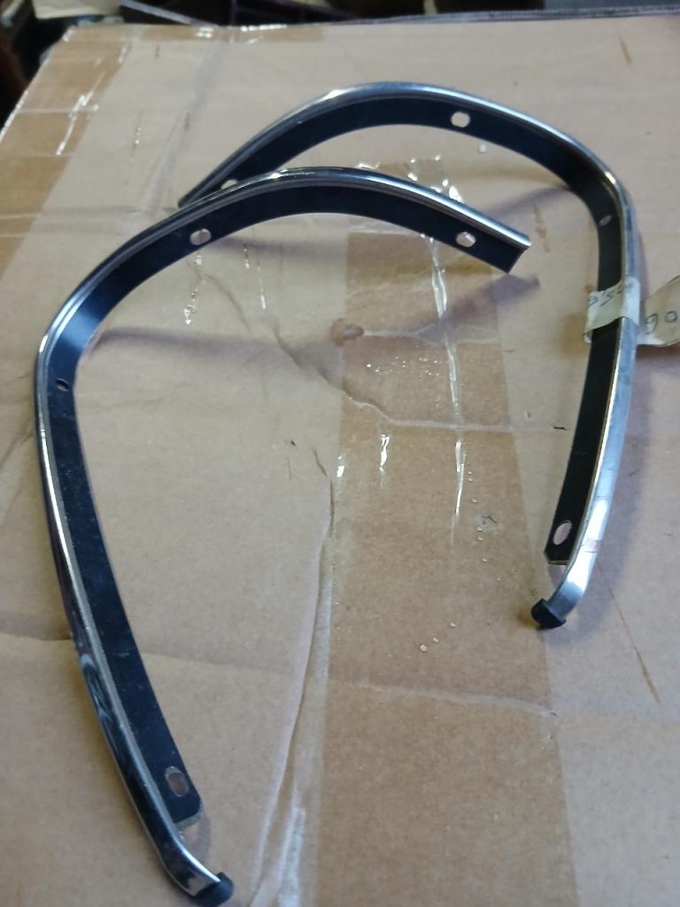 Baguettes RENAULT 18 (R18) LesAnciennes.com