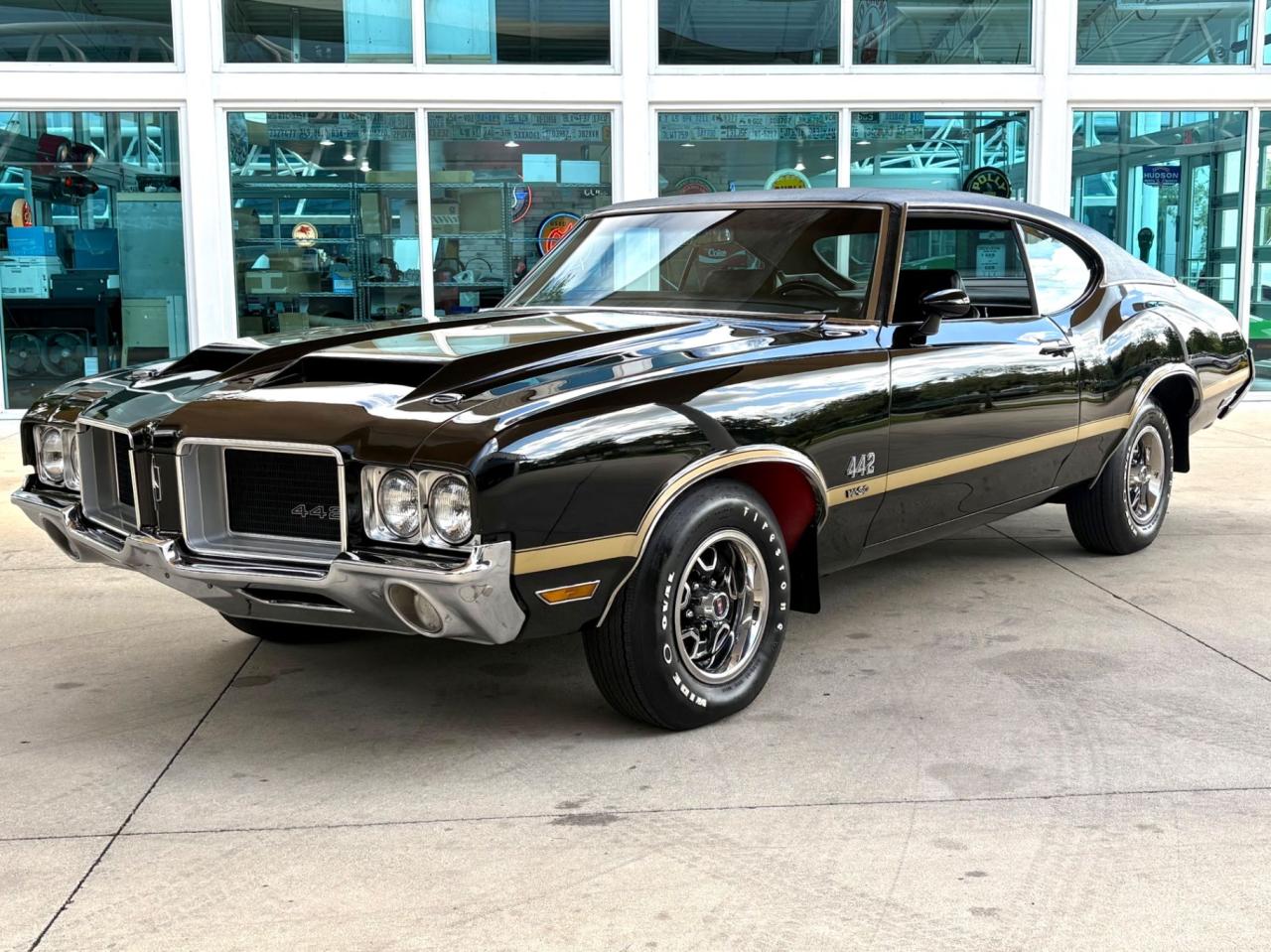 1971 Oldsmobile 442 W-30 W-30 LesAnciennes.com