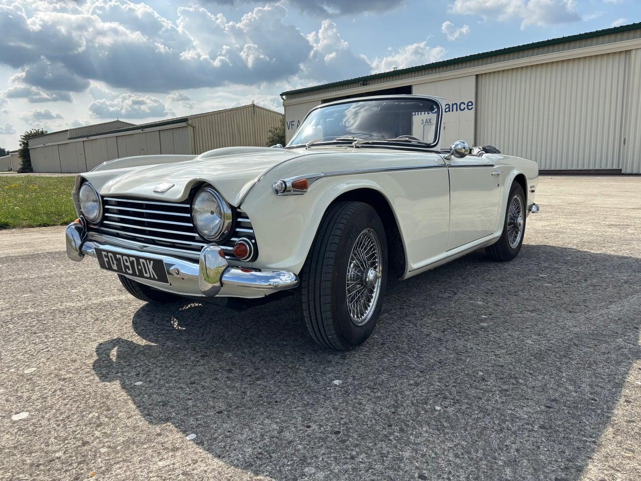 1968 Triumph TR5 LesAnciennes.com