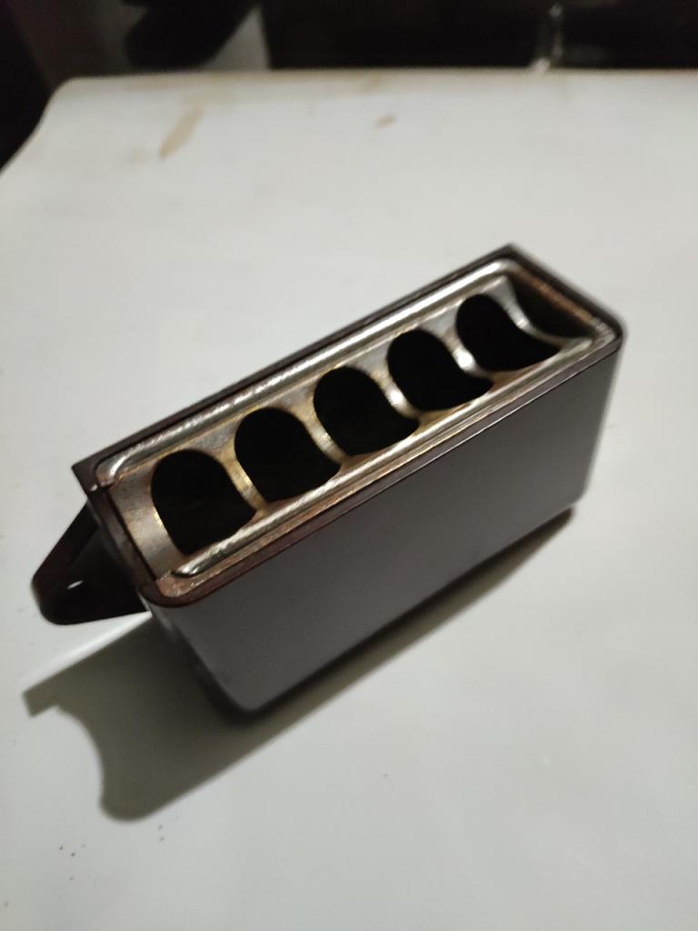 Cendrier bakélite tableau de bord LesAnciennes.com