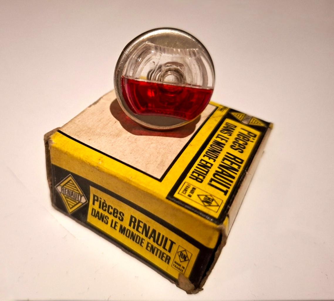 Cabochon feu position R4 LesAnciennes.com