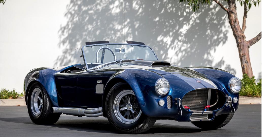 AC Cobra 427 Shelby - 1965 LesAnciennes.com