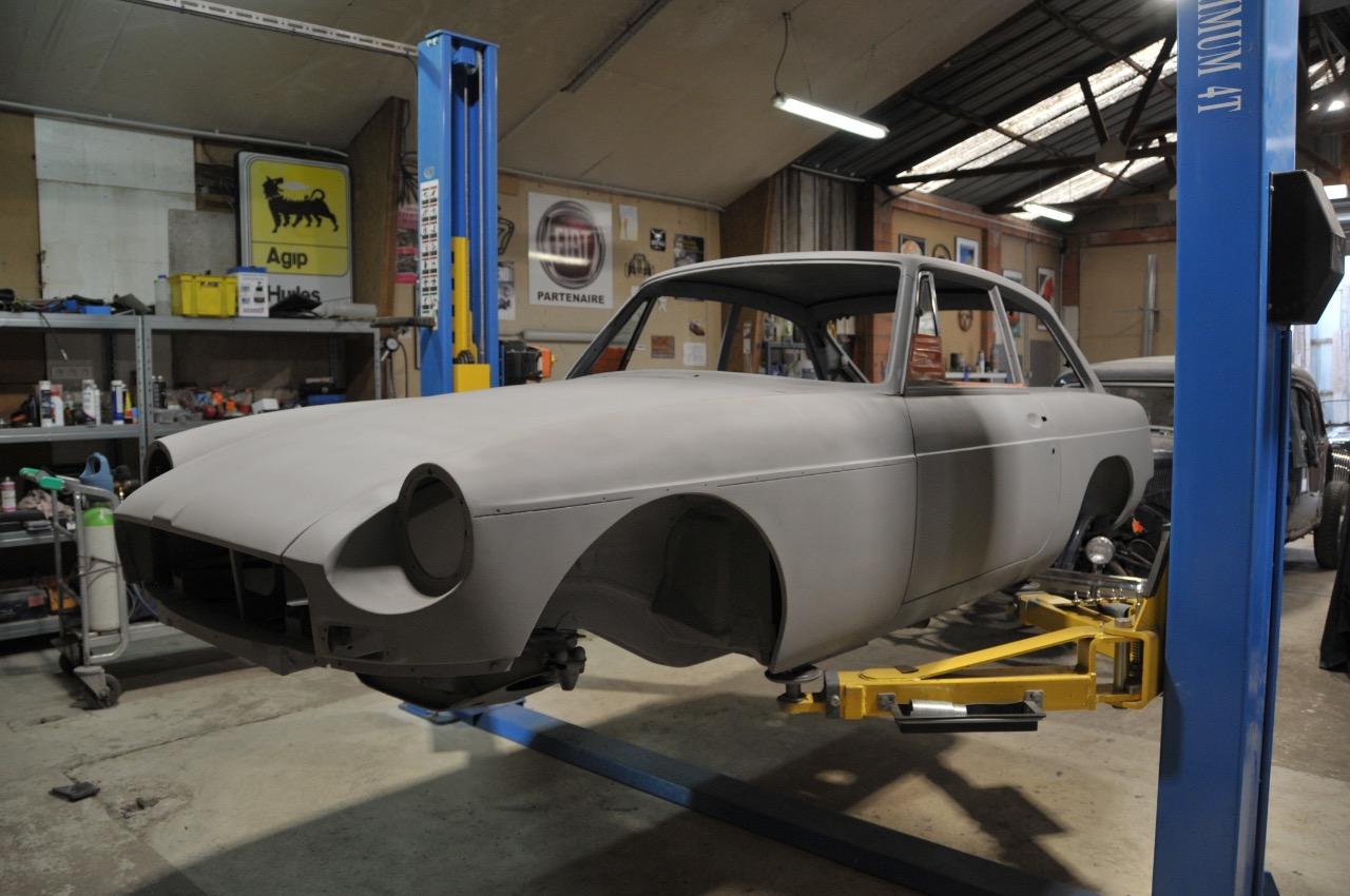 MG MGB GT - 1975 LesAnciennes.com