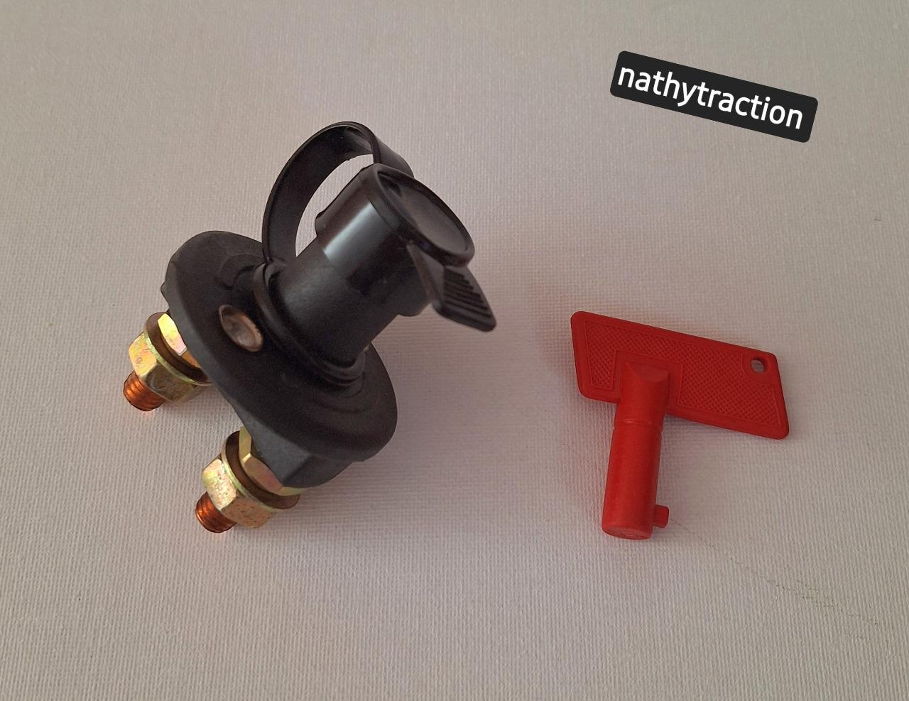 Un coupe batterie TRACTION CITROËN LesAnciennes.com