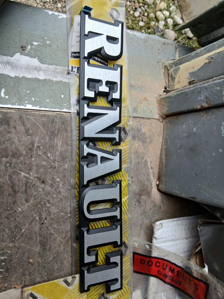 Logo RENAULT Trafic LesAnciennes.com