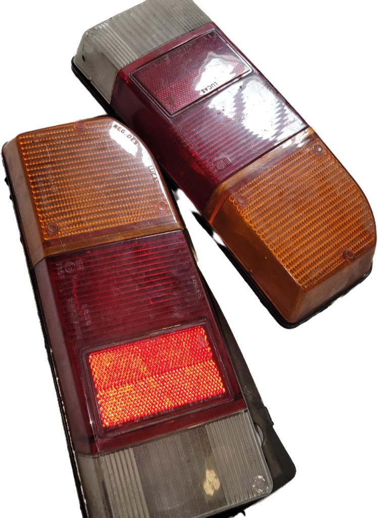 PHARES ARRIÈRE TRIUMPH 2500 2000 MK2 LesAnciennes.com