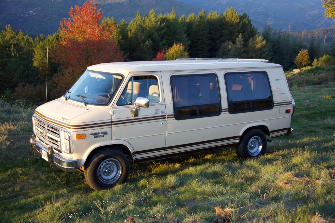 CHEVROLET G20 Explorer - 1985 LesAnciennes.com