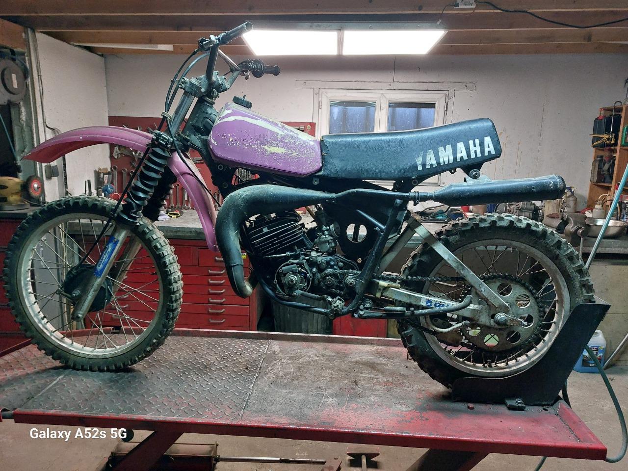 YAMAHA YZ 125 - 1979 LesAnciennes.com