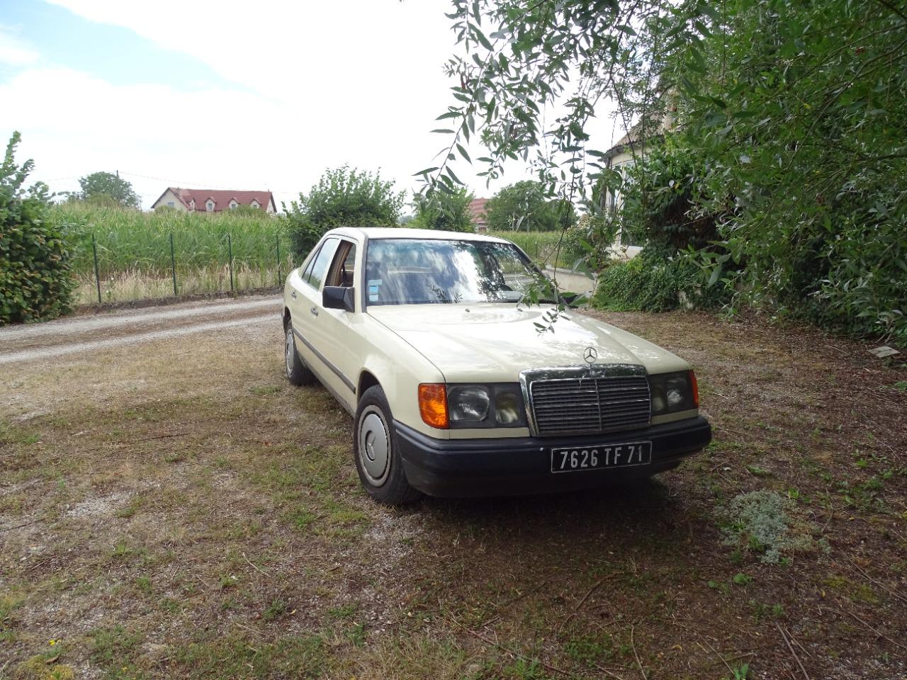 MERCEDES 250 D - 1988 LesAnciennes.com