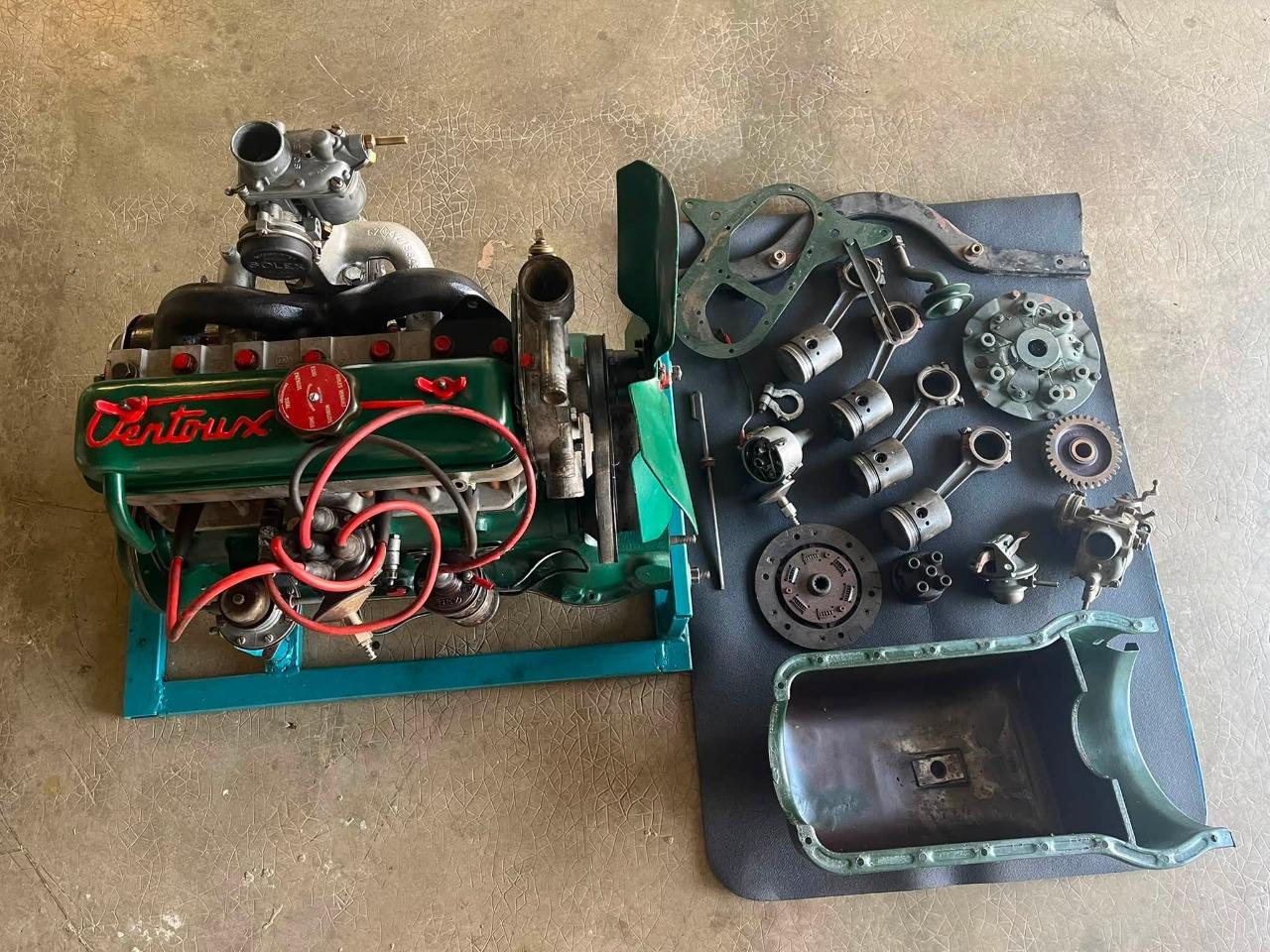 MOTEUR COMPLET RENAULT DAUPHINE + PIECES LesAnciennes.com