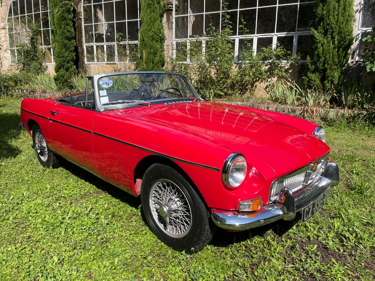 MG MGB Cabriolet - 1965 LesAnciennes.com