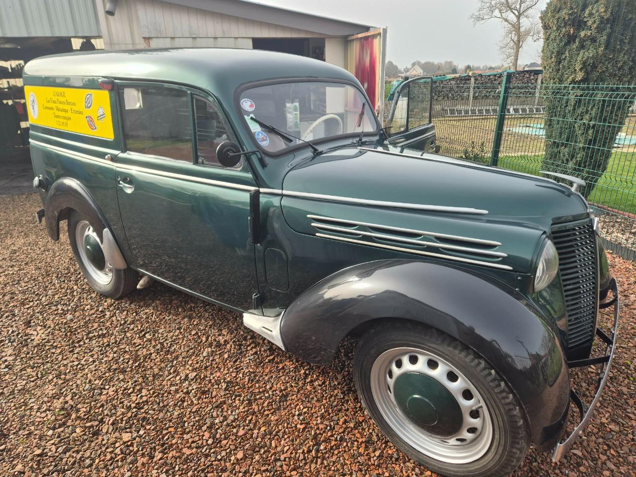 RENAULT Juvaquatre fourgonette - 1951 LesAnciennes.com