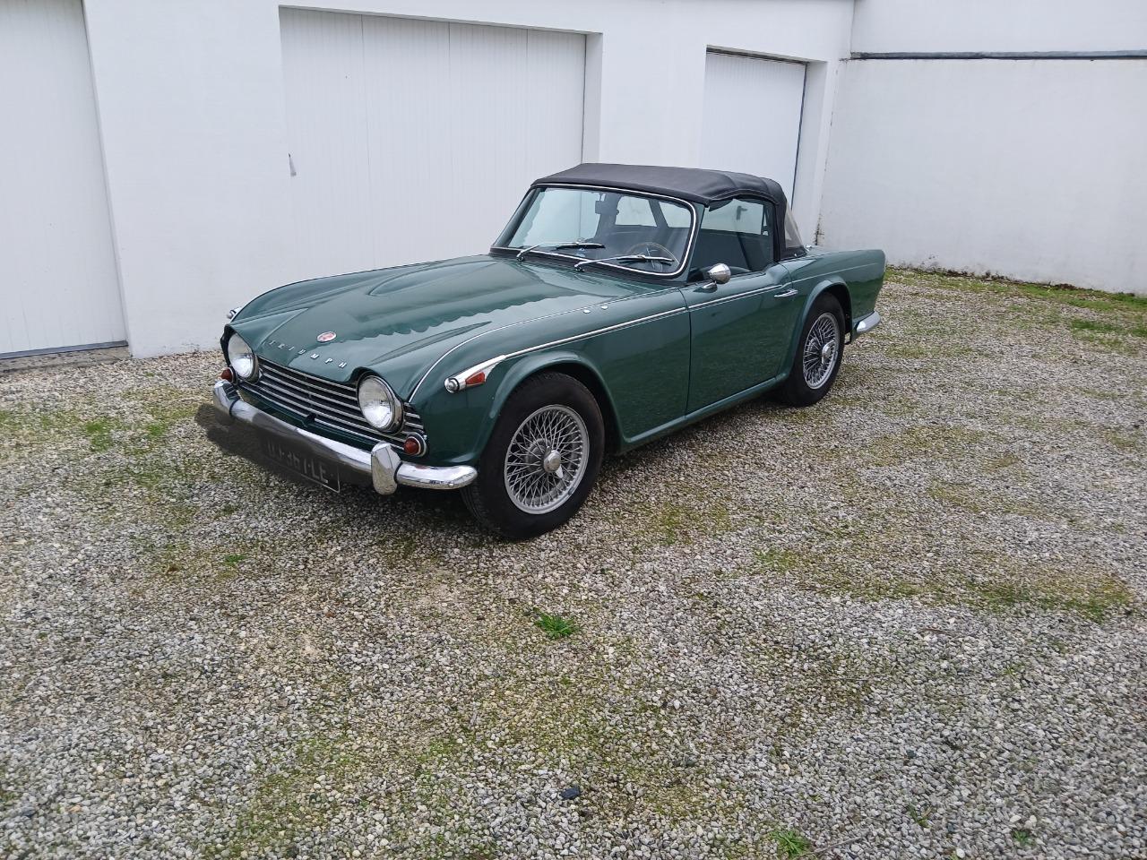 TRIUMPH TR4A IRS - 1965 LesAnciennes.com
