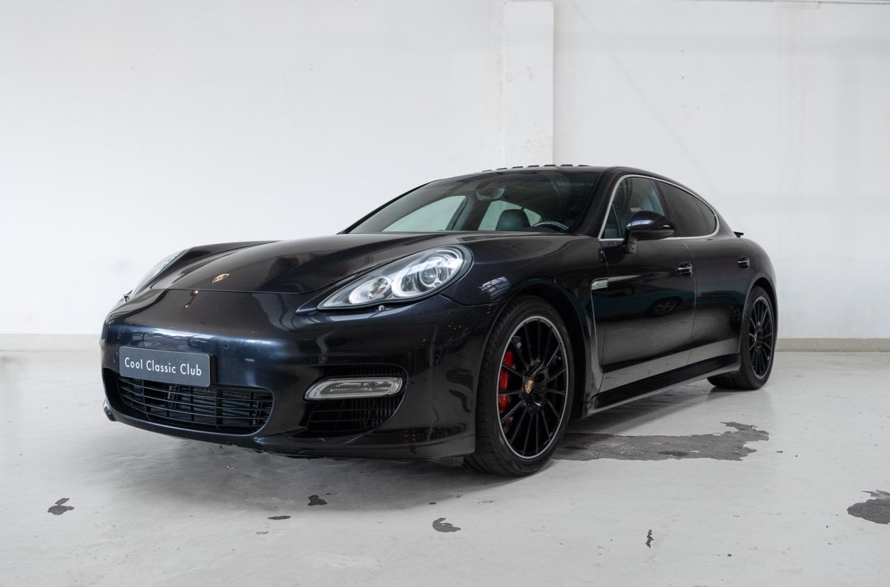 PORSCHE Panamera Turbo 4.8 LesAnciennes.com