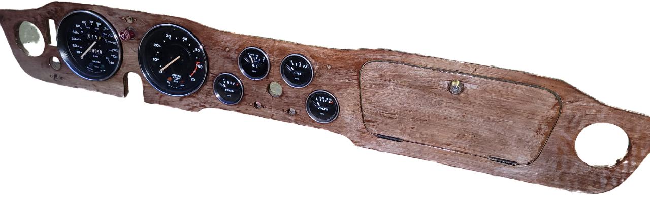 TABLEAU DE BORD TRIUMPH TR6 2ND SERIE LesAnciennes.com