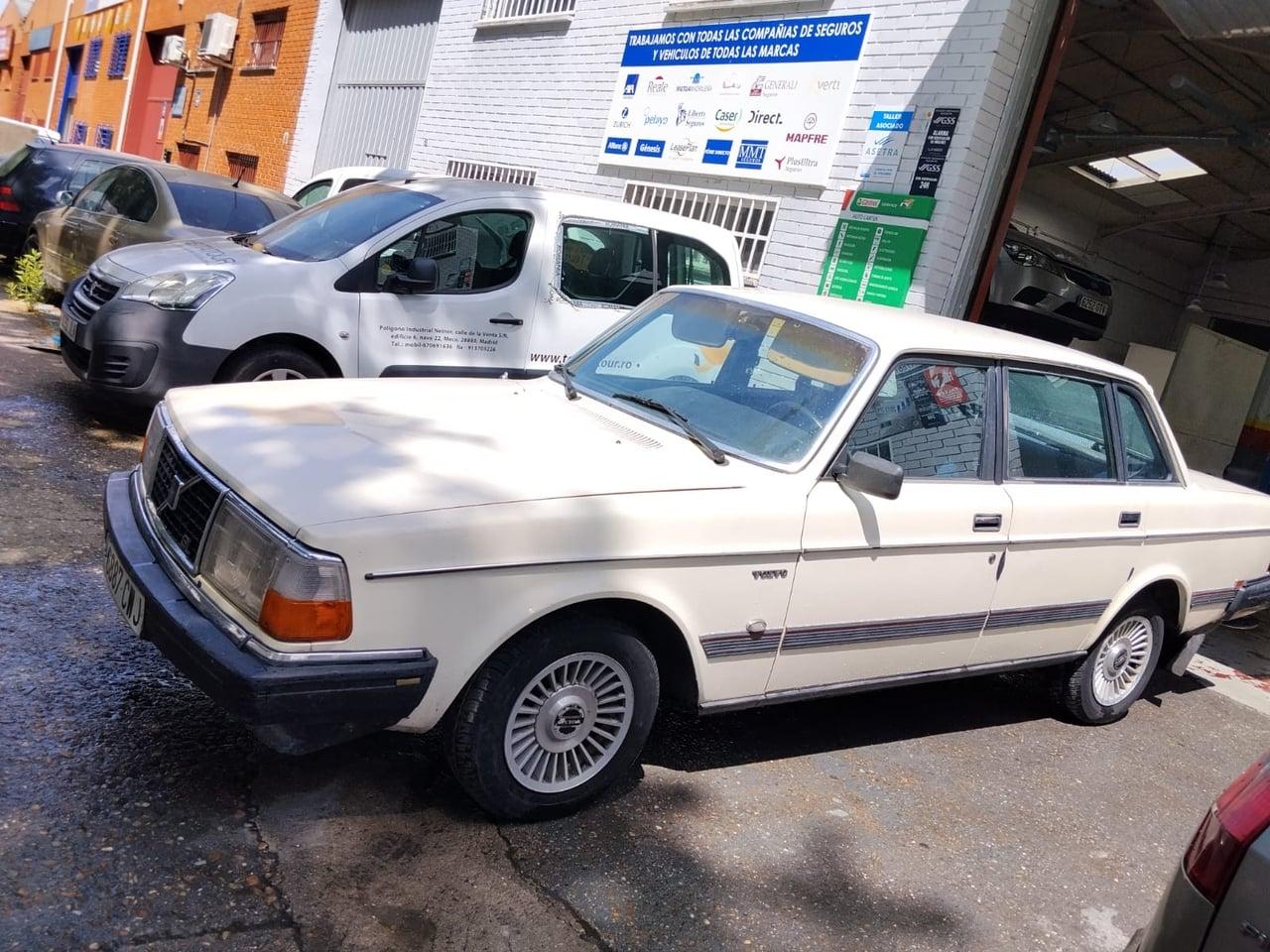 1983 Volvo 244 GL LesAnciennes.com