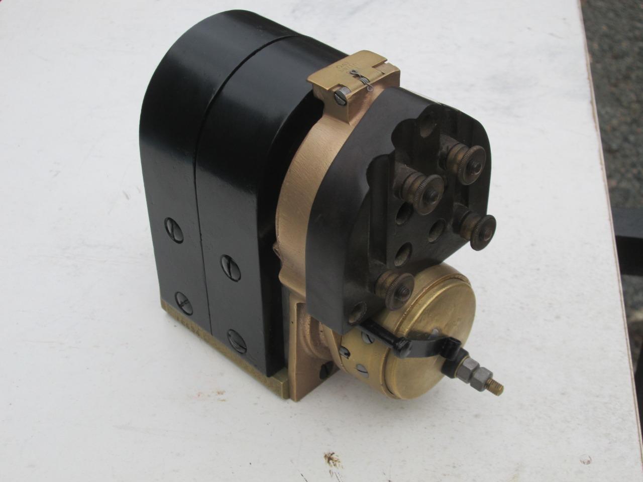 MAGNETO BOSCH DF4 CLEMENT BAYARD LesAnciennes.com