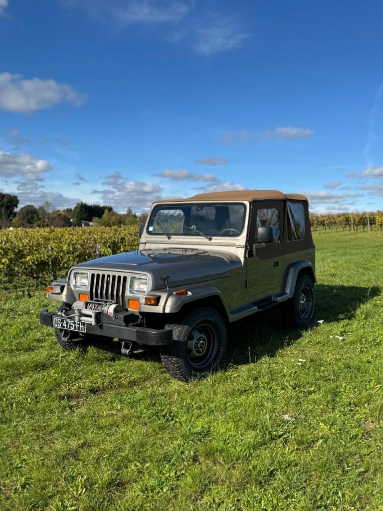 JEEP Wrangler WRANGLER 2.5 SAHARA - 1990 LesAnciennes.com