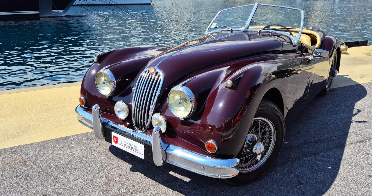 JAGUAR XK140 Roadster LHD - 1955 LesAnciennes.com