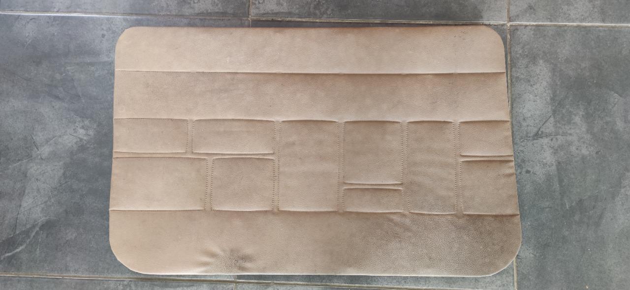 Garniture de porte avant RENAULT 4 (R4) LesAnciennes.com