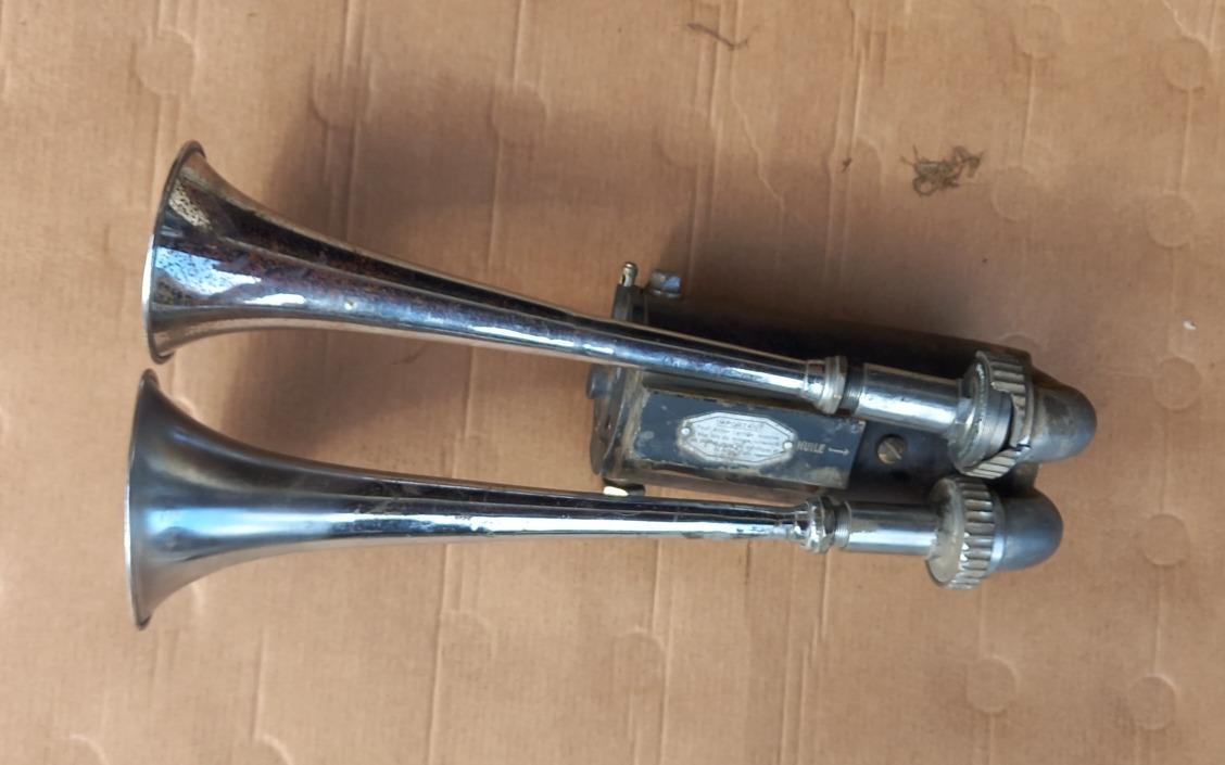 KLAXONOPHONE 2 trompes LesAnciennes.com