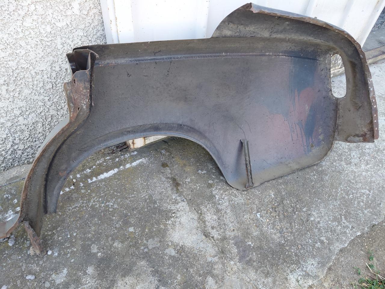 Aile AR PEUGEOT 403 LesAnciennes.com