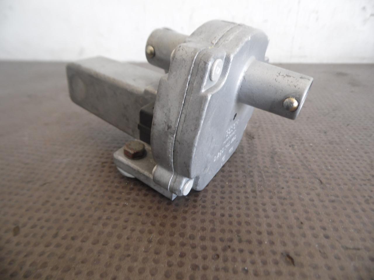 VANNE AIR ADDITIONNEL 0280140220 PORSCHE 924 TURBO LesAnciennes.com