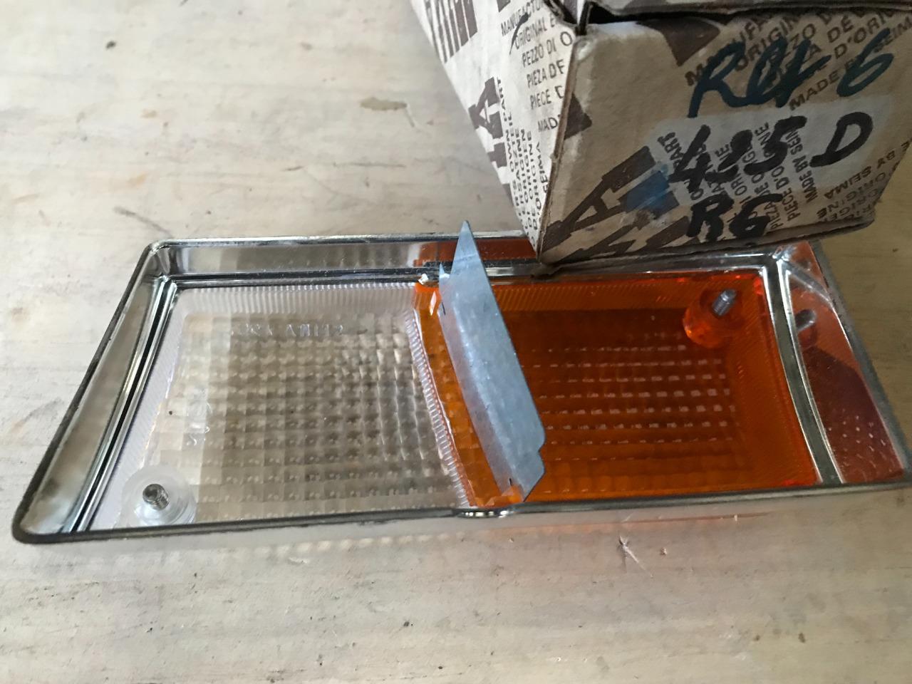 Feu avant gauche RENAULT 6 (R6) LesAnciennes.com