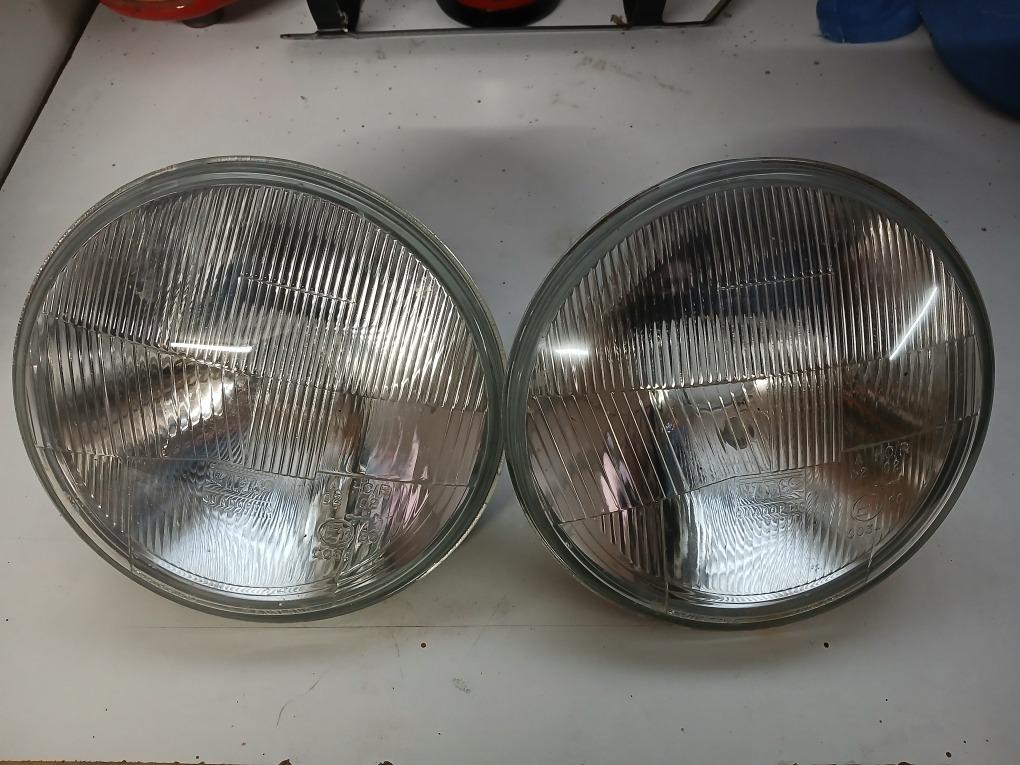 Optiques de phare MORGAN Plus 8 LesAnciennes.com