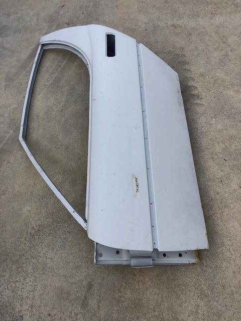 Porte gauche pour Alfa Romeo Montreal LesAnciennes.com