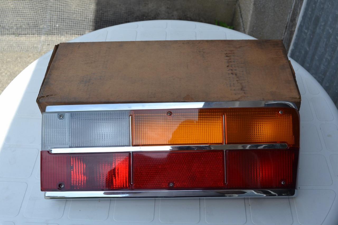 Feu AR DT, Frankani, PEUGEOT 604, neuf LesAnciennes.com