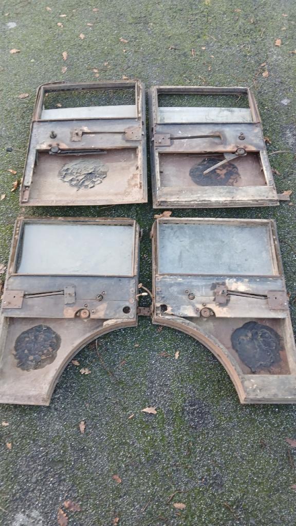 Tôlerie RENAULT Monaquatre LesAnciennes.com