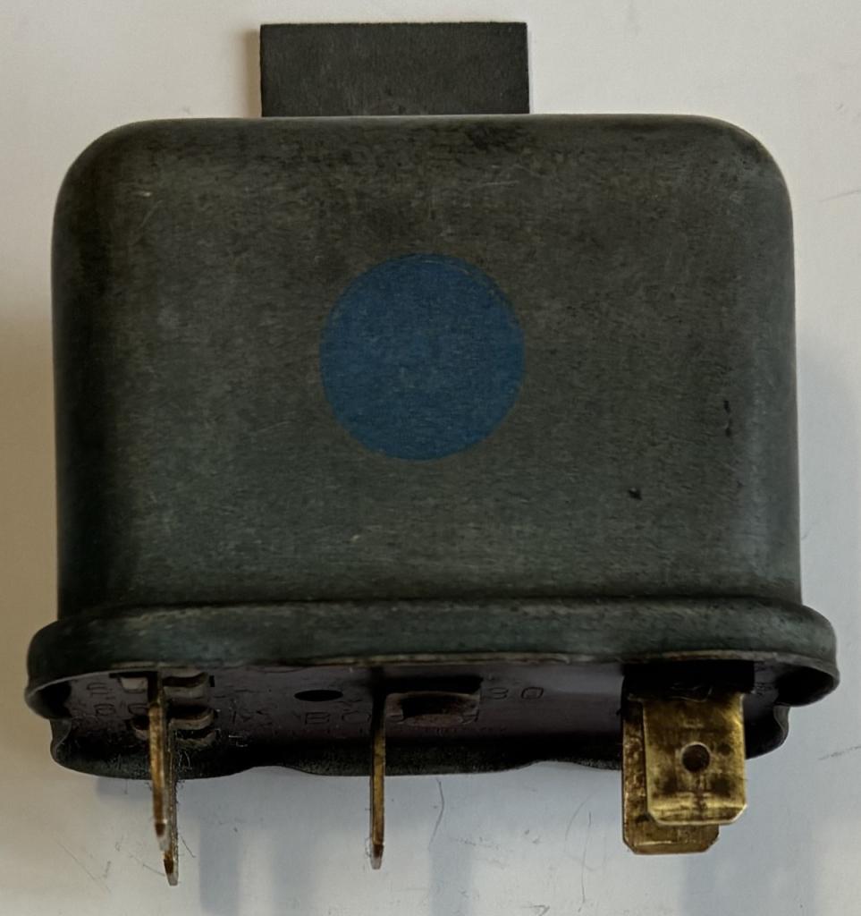 Relais VOLVO Relais injection Bosch 0332003025 LesAnciennes.com