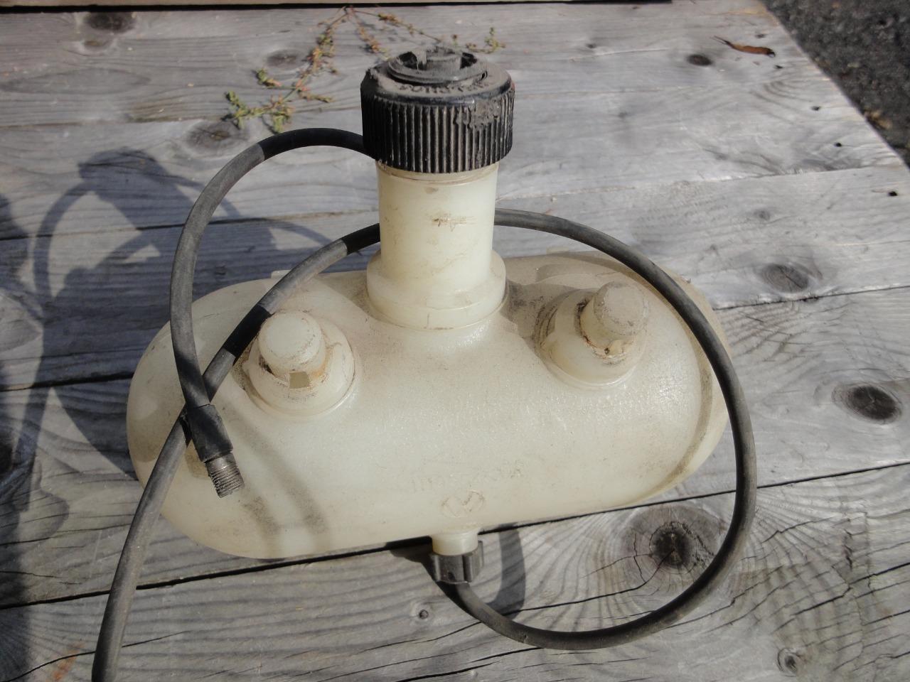 Bocal lave glace VOLKSWAGEN Coccinelle LesAnciennes.com