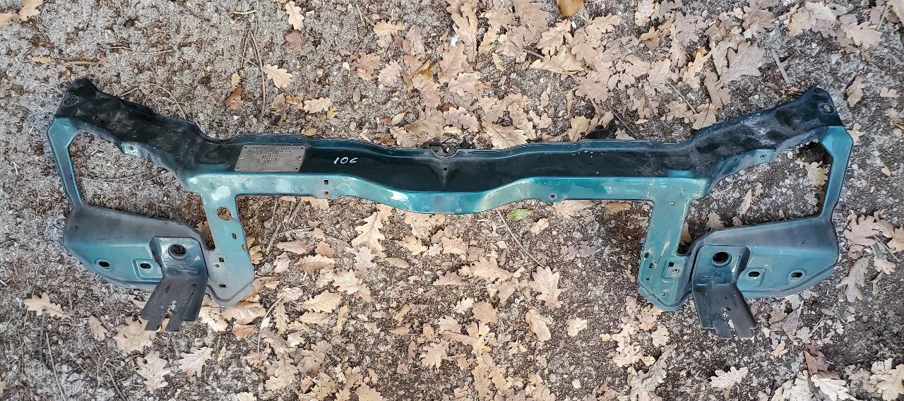 Traverse avant sous capot PEUGEOT 106 parfait état LesAnciennes.com