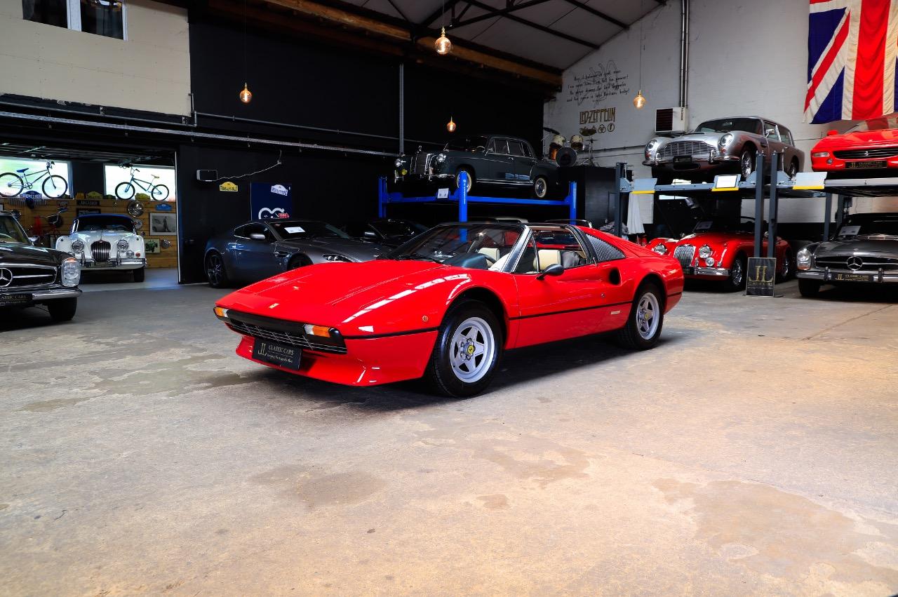 FERRARI 308 GTSi - 1982 LesAnciennes.com