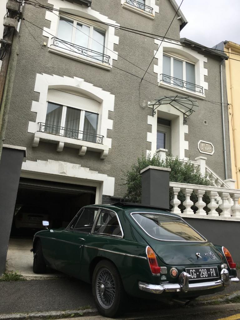 MG MGC Coupe GT - 1969 LesAnciennes.com