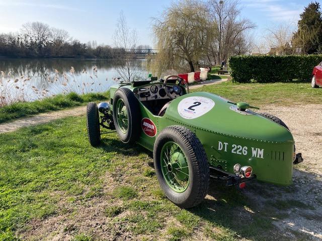 LANCHESTER Saloon special - 1934 LesAnciennes.com