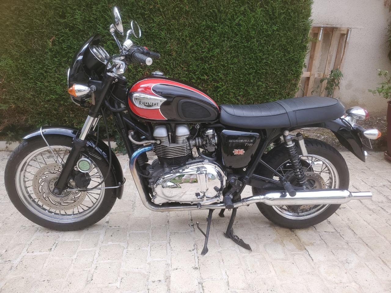 TRIUMPH Bonneville T120 T100 865 cm3 carbu - 2006 LesAnciennes.com