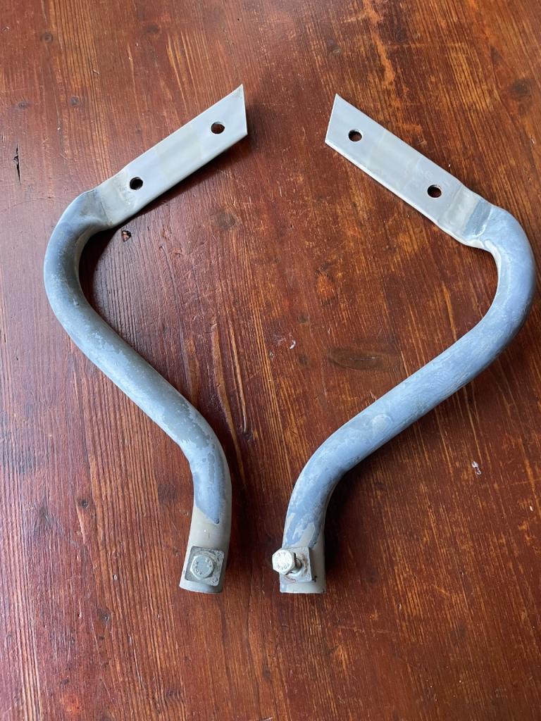 Crosses RENAULT 4 (R4) LesAnciennes.com