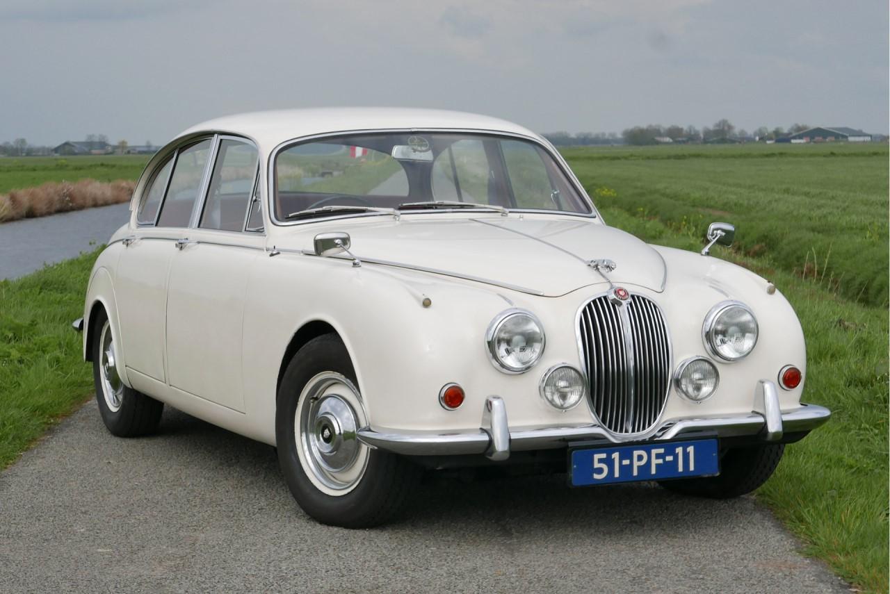 JAGUAR 240 Overdrive - 1968 LesAnciennes.com